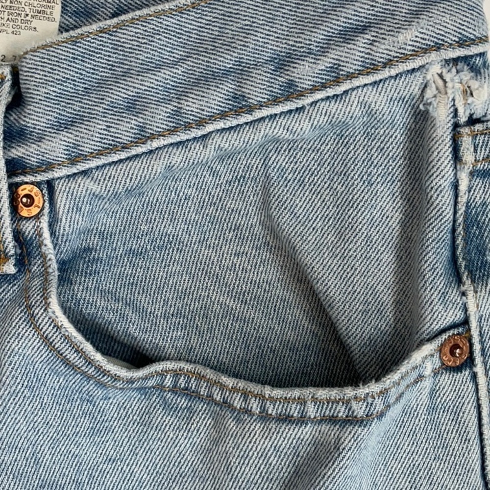 Levi’s 550 Relaxed Fit Men's Light Blue Jeans - Picture 5 of 9